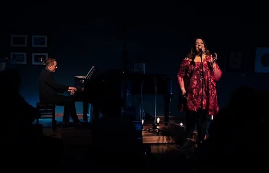 Yenia y Quintás presentan el show Patios y Asuncenías este sábado 13