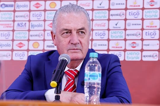 Albirroja suma caras nuevas para la gira asiática