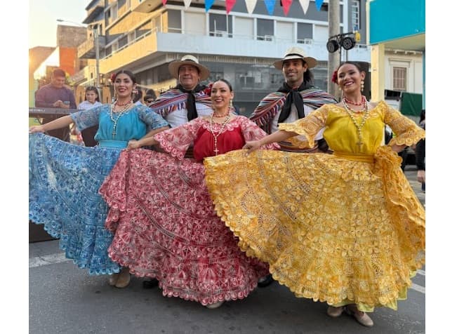 Talleres gratuitos de danza paraguaya en el Espacio Staudt