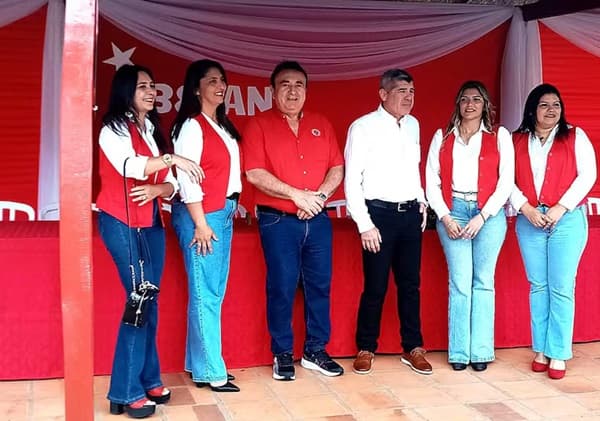 Funcionarios dejaron sus cargos para celebrar con la ANR