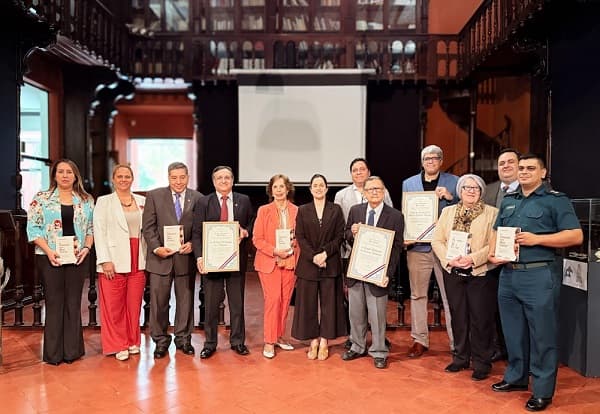 Reconocimiento Blás Garay distingue a instituciones