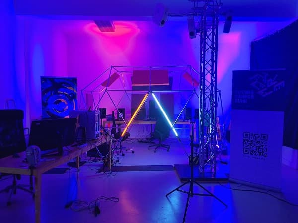 Artista paraguayo presenta obra inmersiva en Alemania