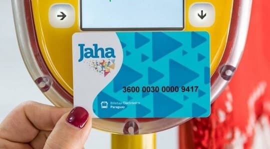 Fallas en tarjeta Jaha dejan a pasajeros sin poder viajar