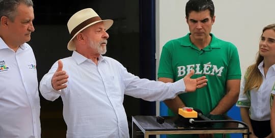 Lula relata falla en avión militar antes de despegar