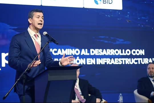 Peña citó a Stroessner en un foro de la Cámara Vial Paraguaya y calificó a Paraguay como un “oasis”