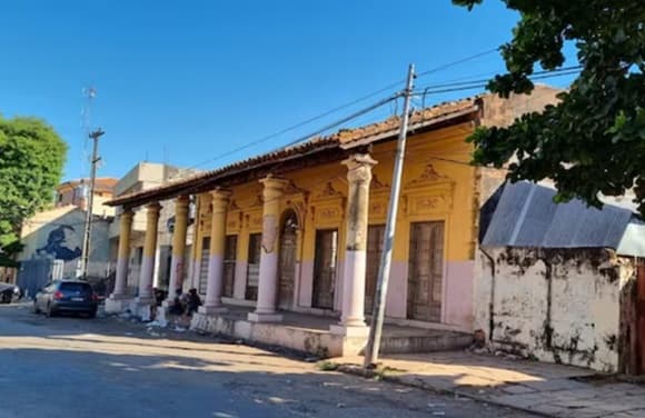 Casona Gondra en Asunción al borde del derrumbe