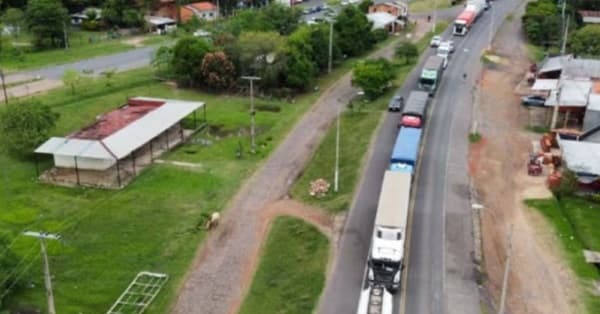 Indígenas bloquean ruta PY09 y exigen salida del titular del Indi