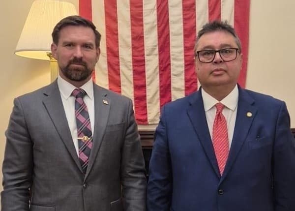 Leite se reunió con asesor de Trump en medio de tensiones por China