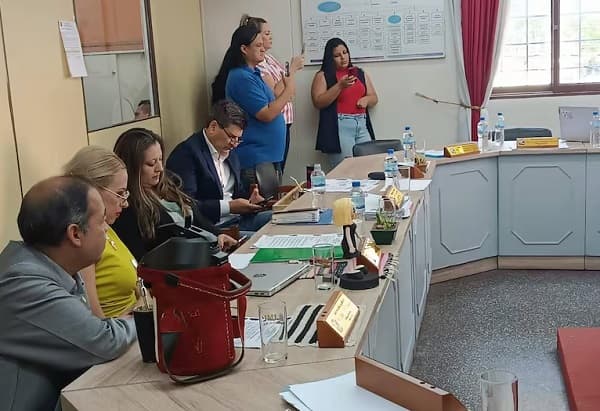 Concejala suplente de Lambaré no juró por falta de quórum