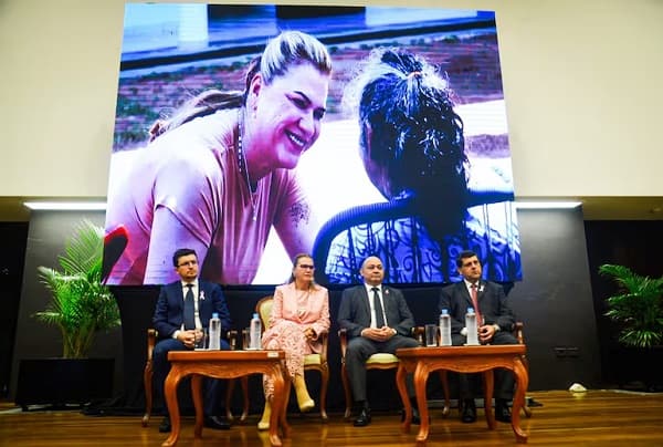 Médicos denuncian “obras de fachada” y desabastecimiento en Salud