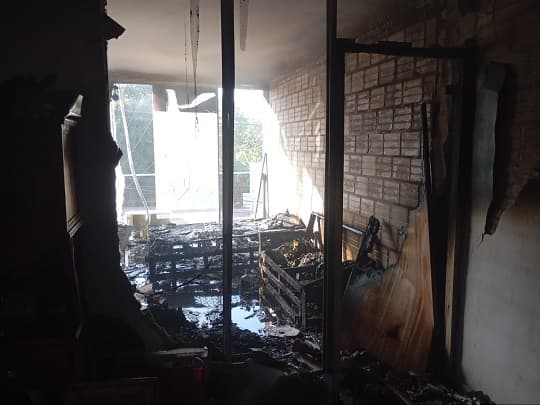 Fernando de la Mora: Bomberos logran salvar a dos niños de un departamento en llamas