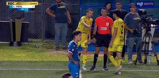 Presidente de Recoleta debuta en Primera División a los 51 años