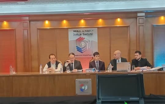 Máquinas de votación: La única oferta al TSJE proviene de un grupo vinculado a exsocios de Peña