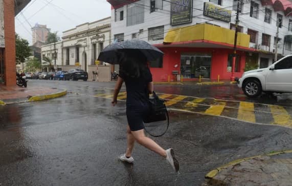 Domingo con mucho calor y tormentas en Paraguay
