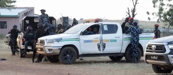 Nigeria: más de 300 personas secuestradas en escuela