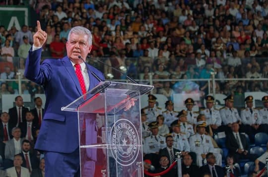 Donación de helicópteros brasileños espera aval de Peña, dice Riera