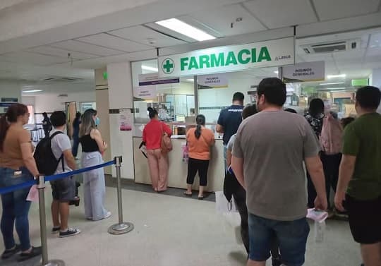 Dinavisa inspecciona la farmacia de Clínicas tras hallarse medicamentos vencidos