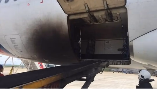 Brasil: evacuan un avión tras un incendio en el aeropuerto de São Paulo