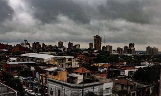 Lunes cálido a caluroso, con probabilidad de lluvias