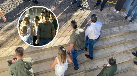 Peña llega tarde a la misa del séptimo día del novenario en Caacupé antes de viajar al exterior