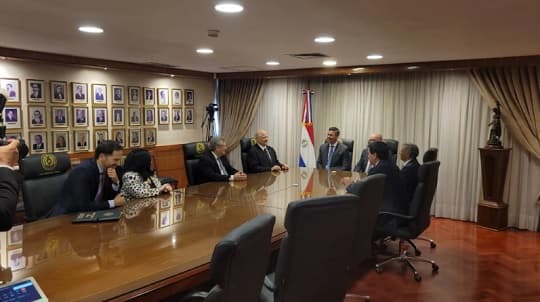 Peña mantuvo una reunión sorpresiva con ministros de la Corte tras el encuentro reservado en Mburuvicha Róga