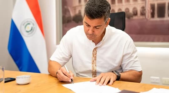 Peña oficializa feriado del 26 de diciembre