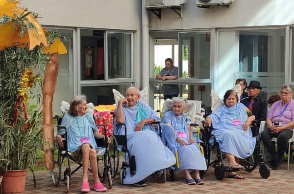 Pesebre viviente reunió a abuelitos del Complejo Santo Domingo