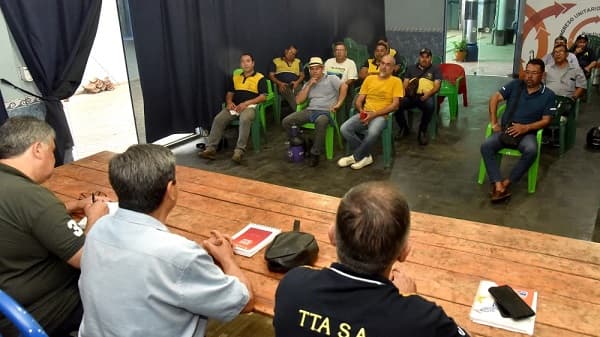 Reforma transporte: choferes reactivan huelga por desplante de Latorre