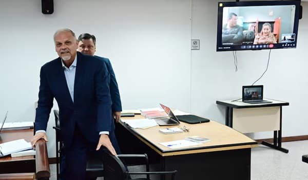 Tribunal condena a Roa y Koube por licitaciones en la Secretaría de Emergencia Nacional