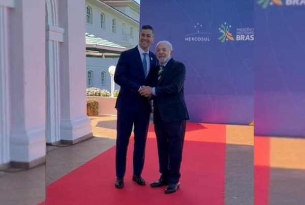 Cumbre del Mercosur: Santiago Peña llega a Foz de Iguazú