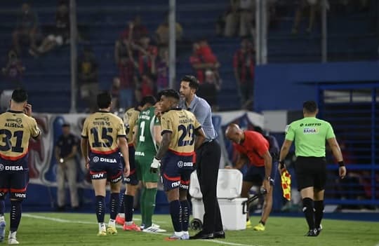 Cerro Porteño busca su primera victoria ante Sportivo San Lorenzo en Capiatá