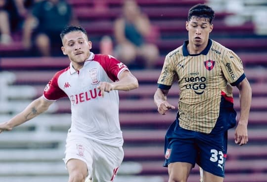 Cerro Porteño cayó ante Huracán en su debut en la Serie Río de la Plata