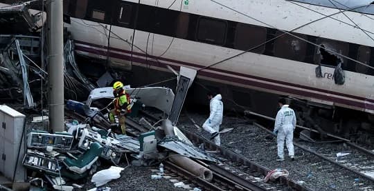 Choque de trenes en España deja al menos 39 fallecidos