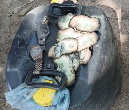 Hallan dinero, municiones y objetos de valor dentro del avión incendiado en Concepción