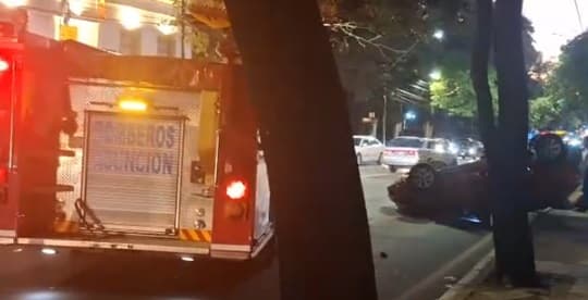 Triple choque y vuelco en Mcal. López y Gral. Santos