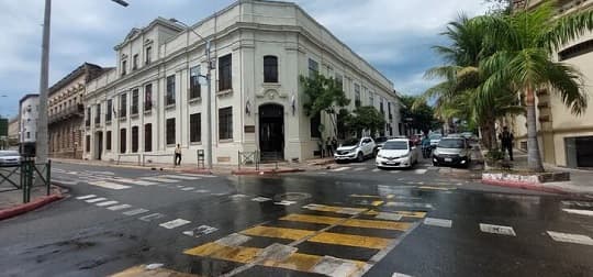 Cloaca inunda calle Palma en el Centro