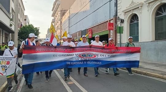 Gremios docentes anuncian huelga por reforma de Caja Fiscal