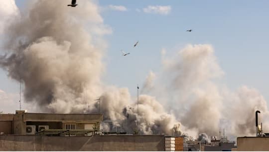 EEUU e Israel atacan instalaciones nucleares en Irán