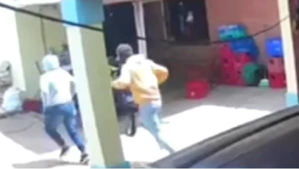 Violento asalto en J. Augusto Saldívar: roban G. 25 millones a familia