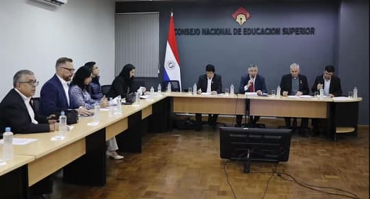 Médicos piden intervenir el Cones por carreras de Medicina