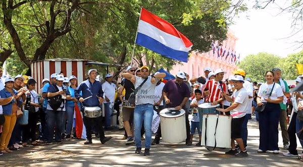 Docentes anuncian movilización nacional contra reforma de la Caja Fiscal