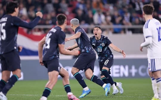 La Albirroja venció a Grecia con gol de Diego Gómez