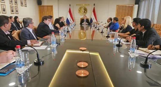 Analizan limitar descuentos salariales por “mafia de pagarés” al salario neto