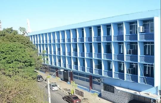 Padres denuncian irregularidades en fondos del Colegio Salesianito