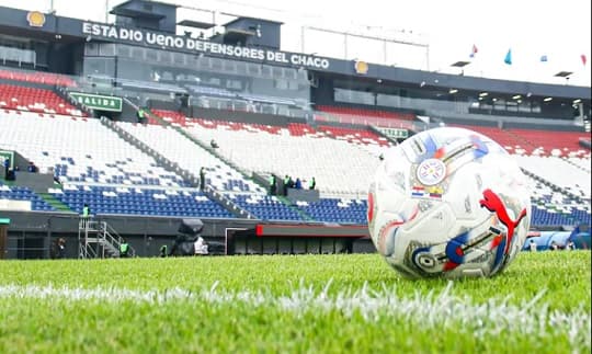 Fútbol paraguayo y ligas del mundo en agenda