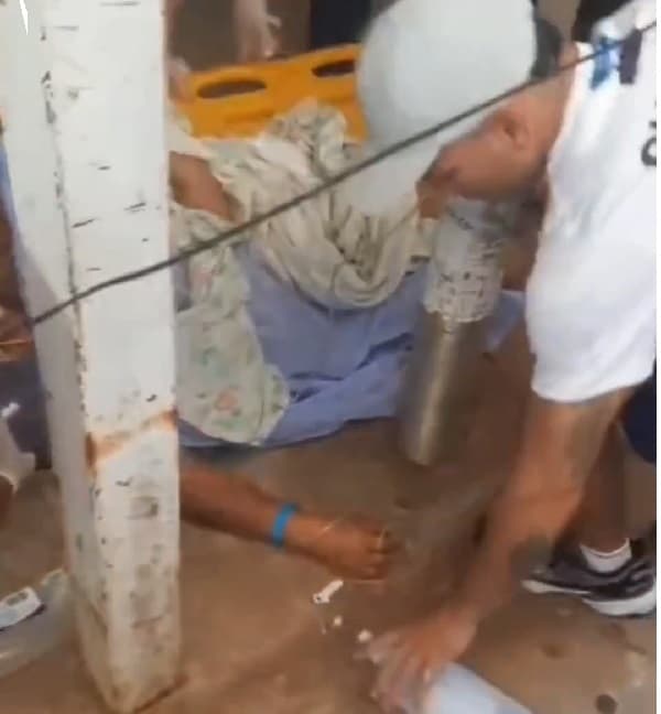 Denuncian caída de paciente durante traslado hospitalario