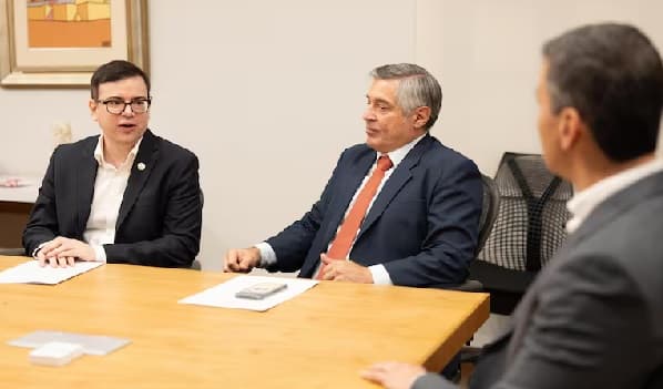 Aneaes advierte violación de ley en carreras de Medicina